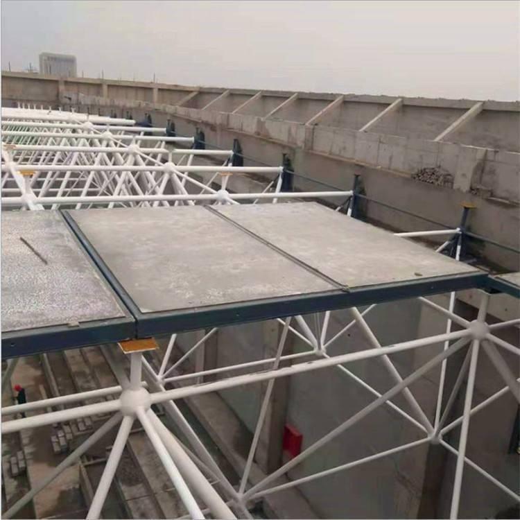 选择钢边框保温隔热轻型板让施工变得简单化